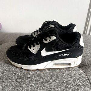 Woman’s Nike Air max 90s